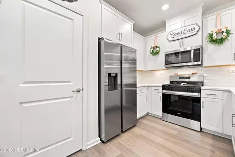 Kitchen - 47 Mellowood Ln, Saint Augustine, FL 32092 photo 5 of 6