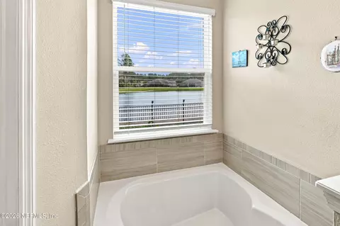 Bath - 559 Glorieta Dr, Saint Augustine, FL 32095 photo 3 of 6