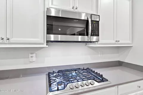 Kitchen - 559 Glorieta Dr, Saint Augustine, FL 32095 photo 2 of 3
