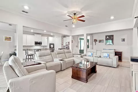 Living - 559 Glorieta Dr, Saint Augustine, FL 32095 photo 1 of 2