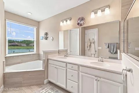 Bath - 559 Glorieta Dr, Saint Augustine, FL 32095 photo 1 of 6