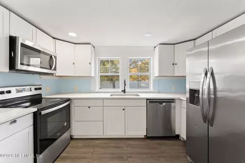 Kitchen - 1005 E 14th St, Jacksonville, FL 32206 photo 2 of 3