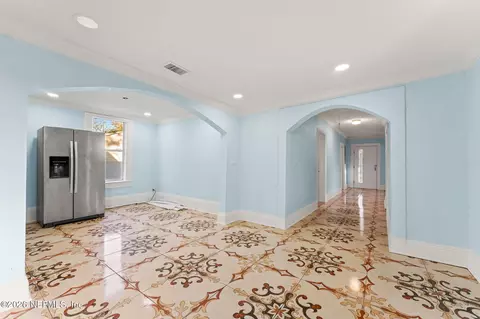 Entry Way - 1005 E 14th St, Jacksonville, FL 32206 photo 2 of 3