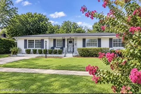 2443 Cedar Shores Cir, Jacksonville, FL 32210