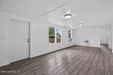 204 Milton Ave, Interlachen, FL 32148 photo 6