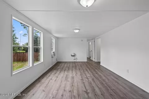 204 Milton Ave, Interlachen, FL 32148 photo 8