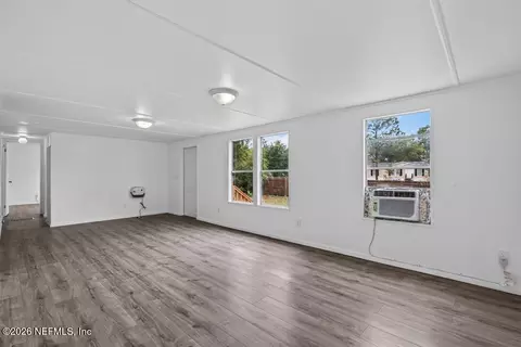 204 Milton Ave, Interlachen, FL 32148 photo 10