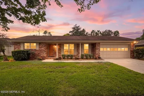 9042 Warwickshire Rd, Jacksonville, FL 32257