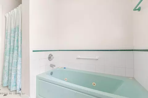 Bath - 6848 Middleton Ave, Saint Augustine, FL 32080 photo 1 of 4
