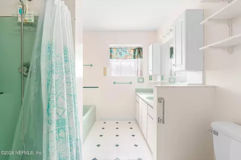 Bath - 6848 Middleton Ave, Saint Augustine, FL 32080 photo 3 of 4