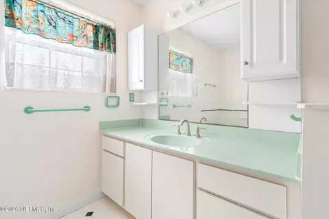 Bath - 6848 Middleton Ave, Saint Augustine, FL 32080 photo 2 of 4