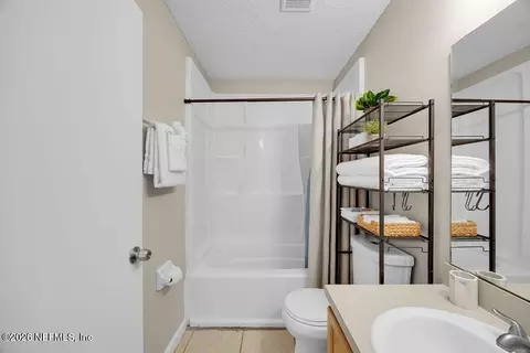 Bath - 905 Gavagan Rd, Jacksonville, FL 32233 photo 7 of 9