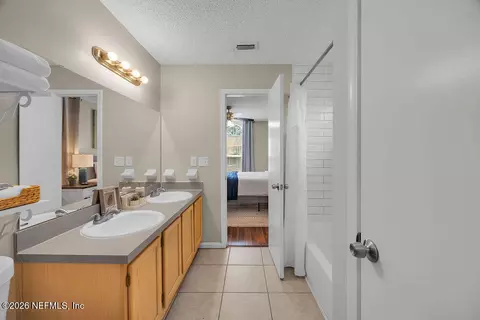 Bath - 905 Gavagan Rd, Jacksonville, FL 32233 photo 8 of 9