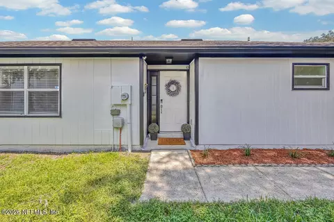 Exterior - 905 Gavagan Rd, Jacksonville, FL 32233 photo 2 of 4
