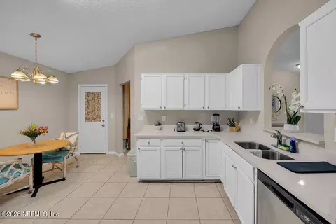Kitchen - 905 Gavagan Rd, Jacksonville, FL 32233 photo 3 of 6