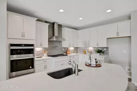 Kitchen - 823 Cherry Elm Dr, Saint Augustine, FL 32092 photo 6 of 8