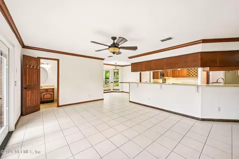Living - 331 Oak Dr S, Fleming Island, FL 32003 photo 5 of 8