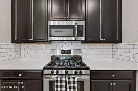 Kitchen - 206 Rivercliff Trl, Saint Augustine, FL 32092 photo 6 of 7