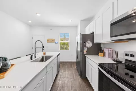 Kitchen - 53 Wading Ibis Rd, Saint Augustine, FL 32095 photo 3 of 4