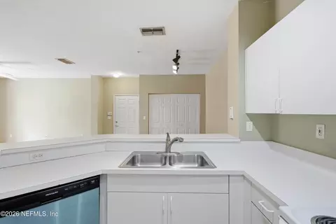 Kitchen - 615 Fairway Dr #206, Saint Augustine, FL 32084 photo 3 of 3