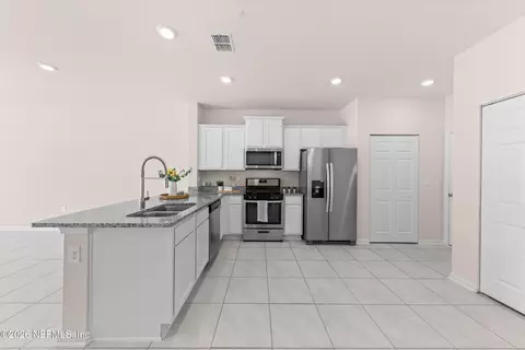 Kitchen - 41 Temple Dr, Saint Augustine, FL 32092 photo 4 of 5