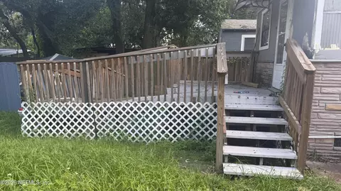 Exterior - 285 E 46th St, Jacksonville, FL 32208 photo 3 of 4