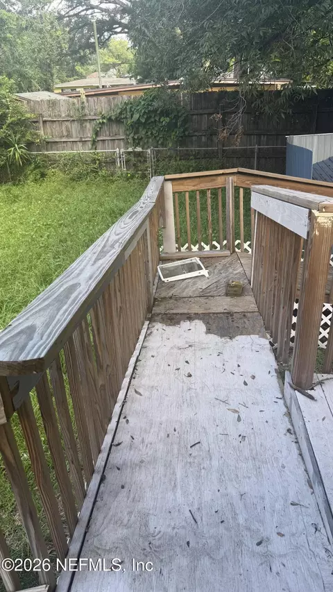 Exterior - 285 E 46th St, Jacksonville, FL 32208 photo 4 of 4
