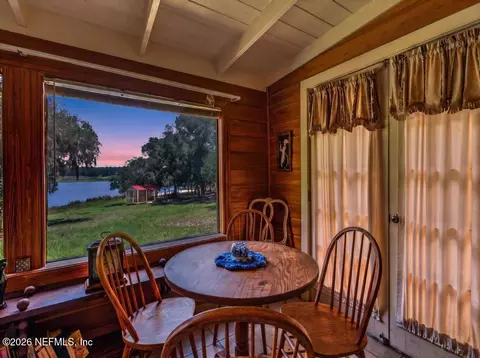 Dining - 316 Macgill St, Interlachen, FL 32148 photo 1 of 2