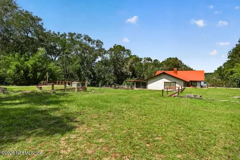 Exterior - 316 Macgill St, Interlachen, FL 32148 photo 18 of 35