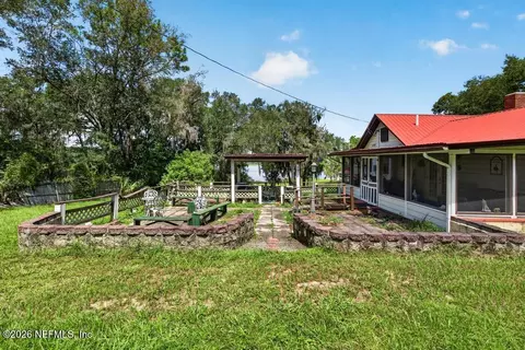 Exterior - 316 Macgill St, Interlachen, FL 32148 photo 2 of 35