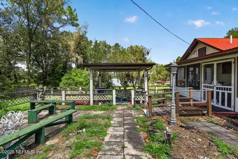 Exterior - 316 Macgill St, Interlachen, FL 32148 photo 21 of 35