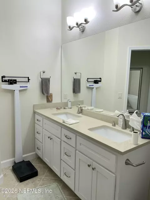 Bath - 8516 240th St, O Brien, FL 32071 photo 2 of 6