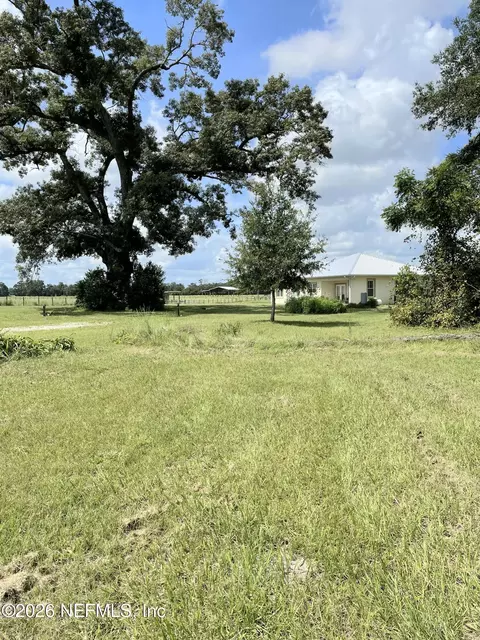 Exterior - 8516 240th St, O Brien, FL 32071 photo 2 of 3