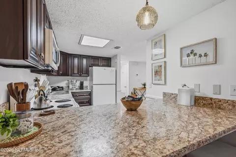Kitchen - 943 S Ponce De Leon Blvd, Saint Augustine, FL 32084 photo 4 of 4