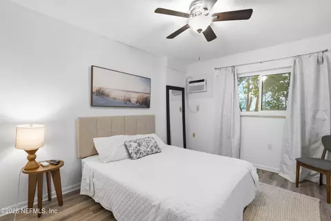 Bedroom - 943 S Ponce De Leon Blvd, Saint Augustine, FL 32084 photo 4 of 5