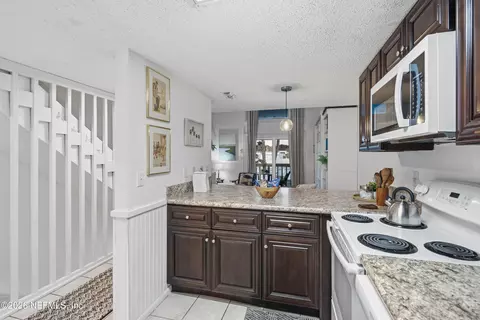 Kitchen - 943 S Ponce De Leon Blvd, Saint Augustine, FL 32084 photo 3 of 4