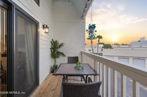 Exterior - 943 S Ponce De Leon Blvd, Saint Augustine, FL 32084 photo 1 of 4