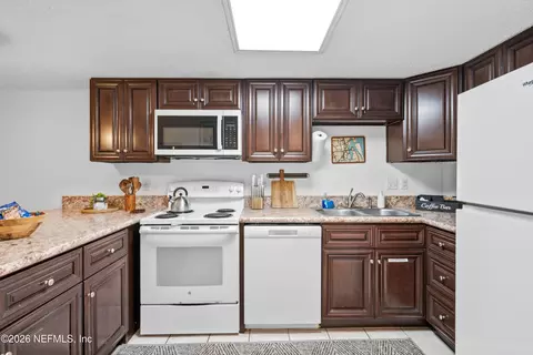 Kitchen - 943 S Ponce De Leon Blvd, Saint Augustine, FL 32084 photo 2 of 4