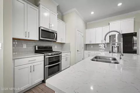 Kitchen - 452 Thistleton Way, Saint Augustine, FL 32092 photo 3 of 3