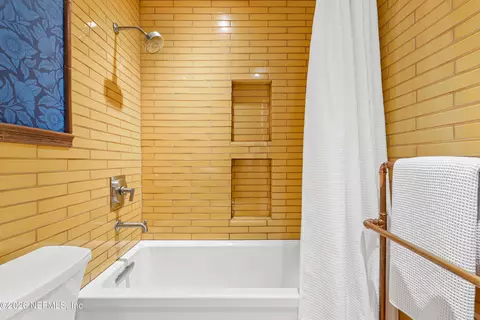 Bath - 218 Kenan St, Saint Augustine Beach, FL 32080 photo 2 of 3