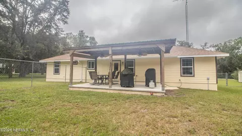 Exterior - 6723 SW 95th St, Hampton, FL 32044 photo 4 of 13