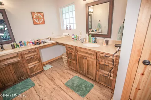 Bath - 6723 SW 95th St, Hampton, FL 32044 photo 1 of 5