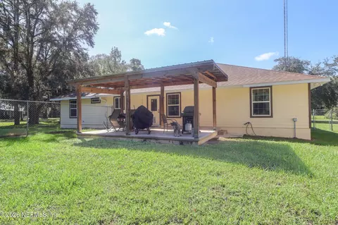 Exterior - 6723 SW 95th St, Hampton, FL 32044 photo 5 of 13