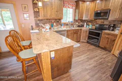 Kitchen - 6723 SW 95th St, Hampton, FL 32044 photo 3 of 4