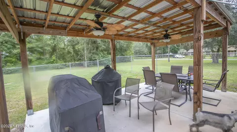 Exterior - 6723 SW 95th St, Hampton, FL 32044 photo 9 of 13