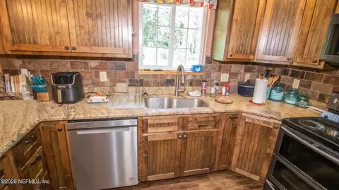 Kitchen - 6723 SW 95th St, Hampton, FL 32044 photo 4 of 4