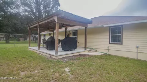 Exterior - 6723 SW 95th St, Hampton, FL 32044 photo 7 of 13