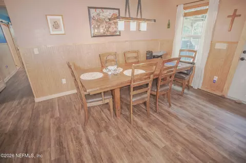 Dining - 6723 SW 95th St, Hampton, FL 32044 photo 1 of 2