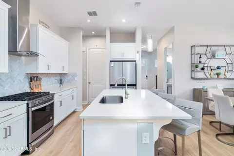 Kitchen - 231 Silkgrass Pl, Saint Johns, FL 32259 photo 4 of 4