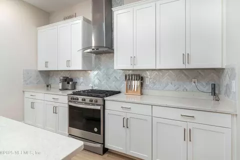 Kitchen - 231 Silkgrass Pl, Saint Johns, FL 32259 photo 3 of 4
